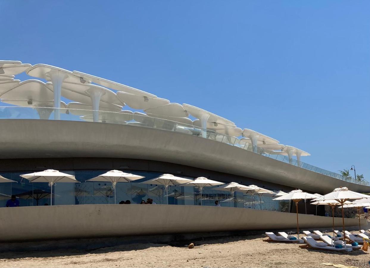 Sun Julz Apartments On The Beach パ フォス エクステリア 写真