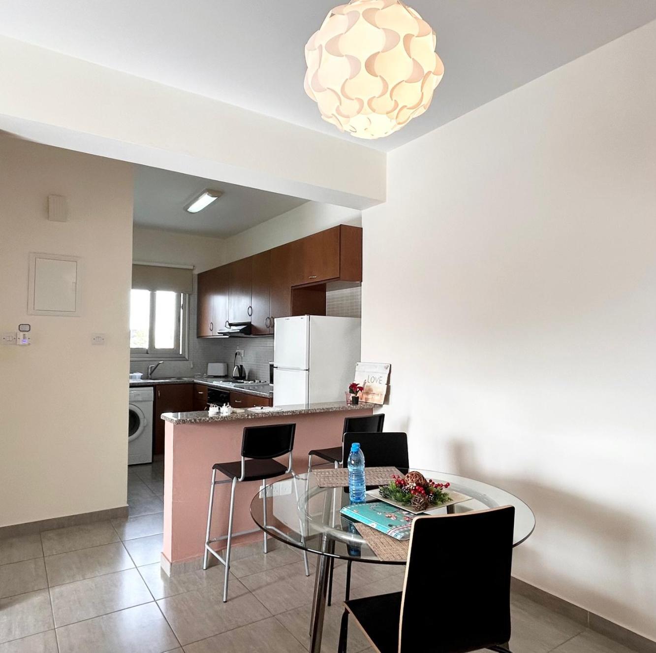 Sun Julz Apartments On The Beach パ フォス エクステリア 写真