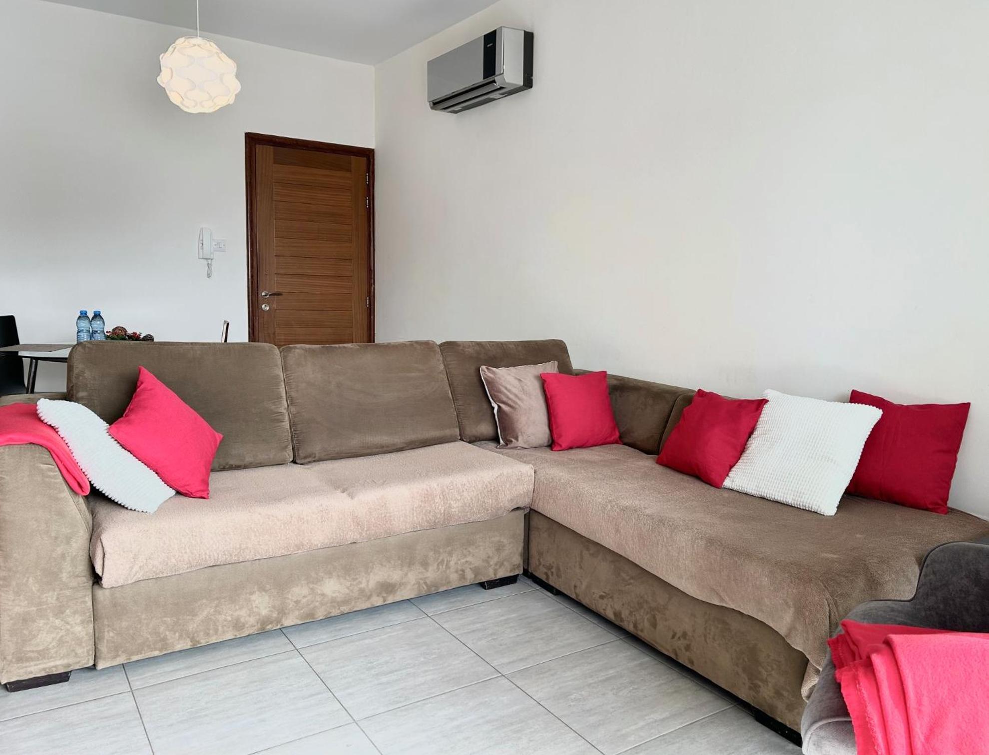 Sun Julz Apartments On The Beach パ フォス エクステリア 写真