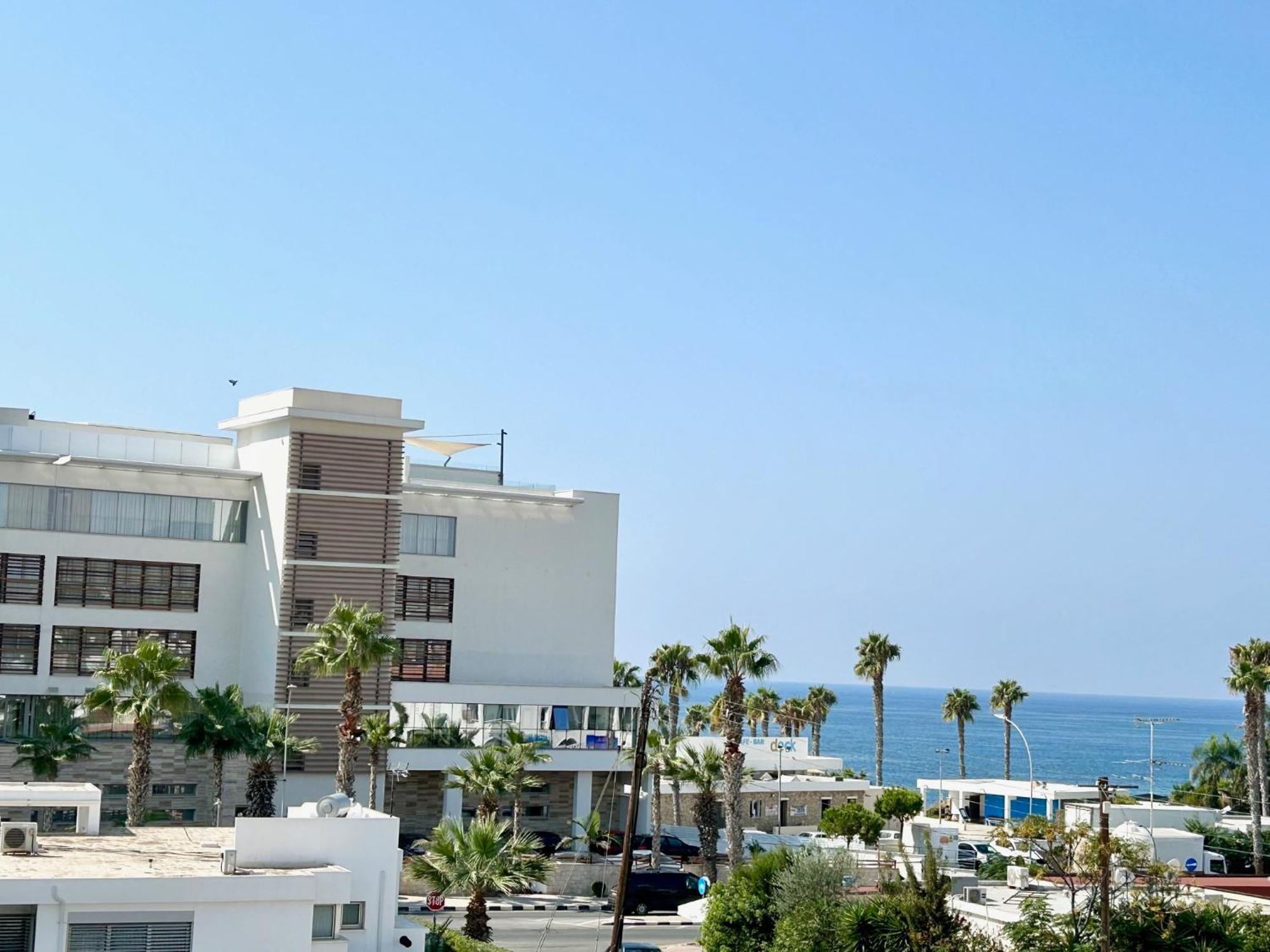 Sun Julz Apartments On The Beach パ フォス エクステリア 写真