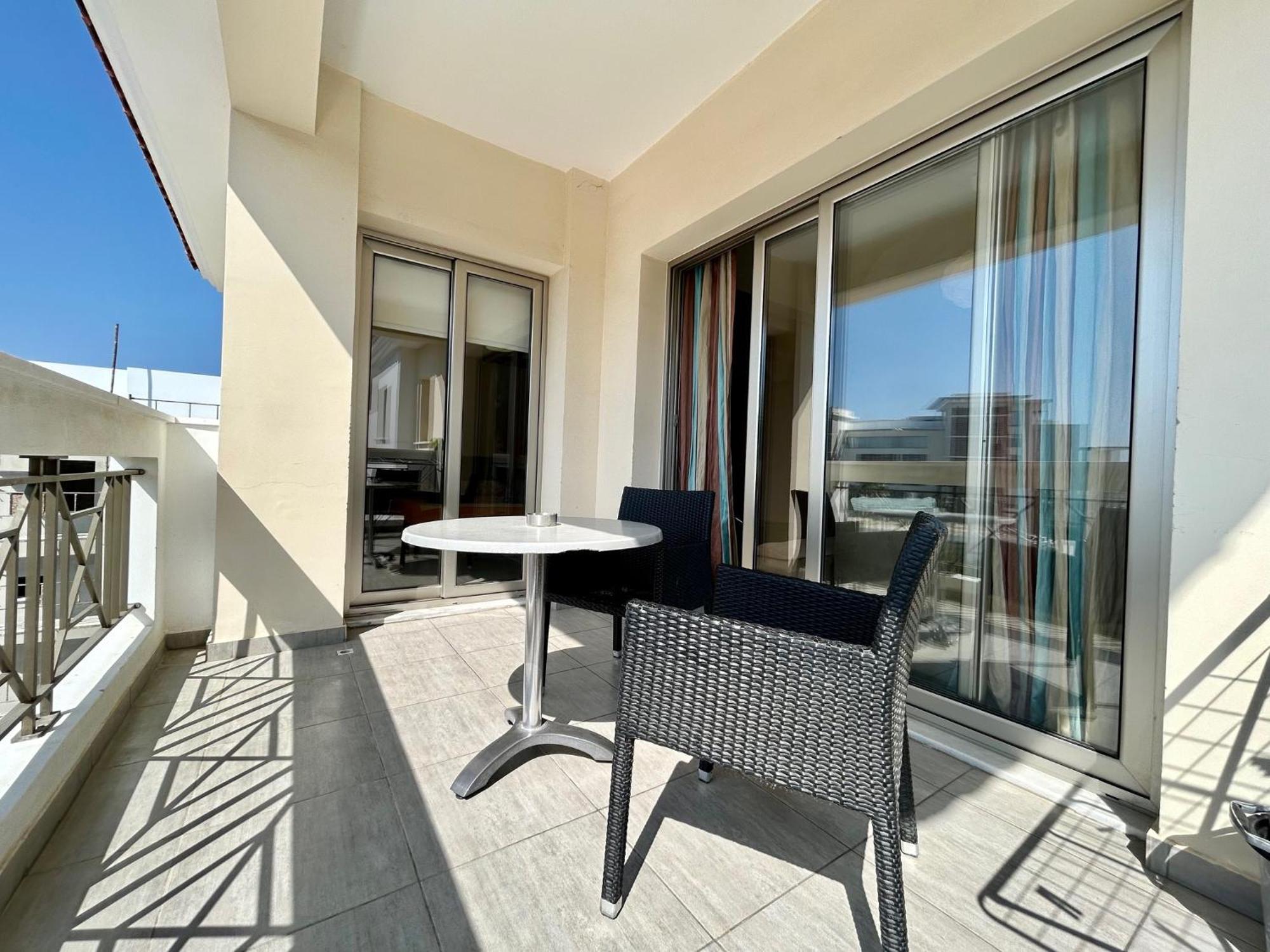 Sun Julz Apartments On The Beach パ フォス エクステリア 写真