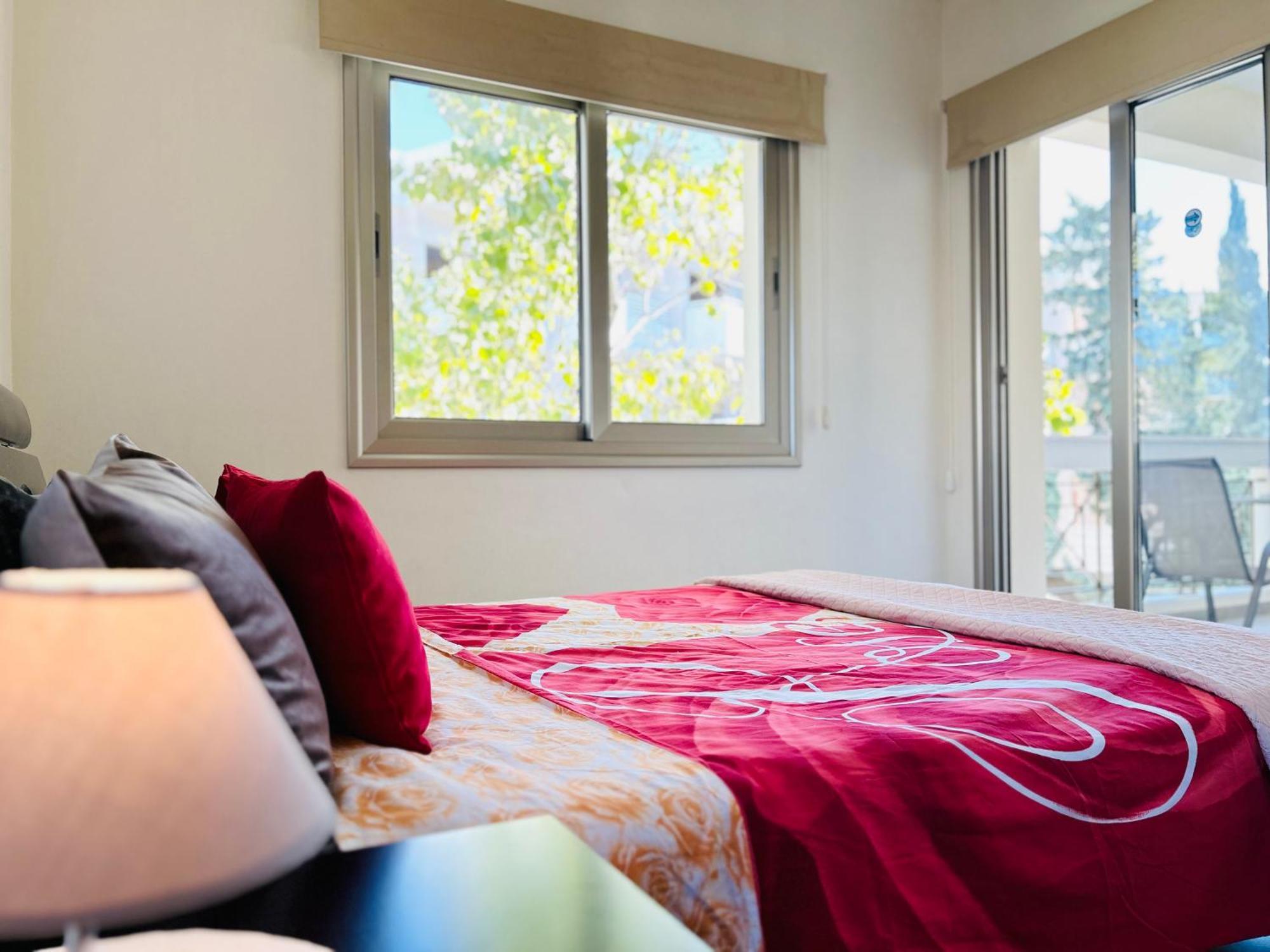 Sun Julz Apartments On The Beach パ フォス エクステリア 写真