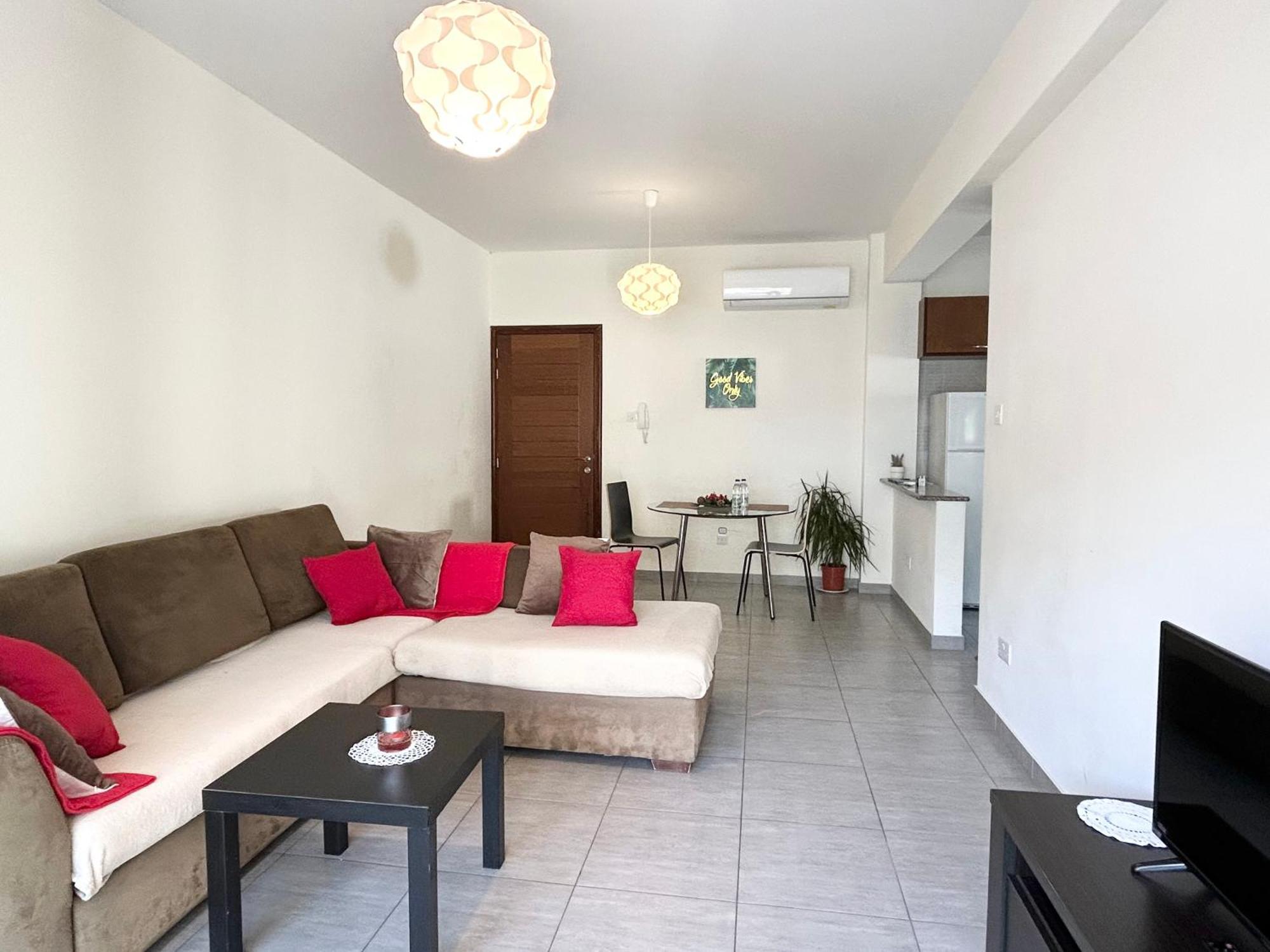 Sun Julz Apartments On The Beach パ フォス エクステリア 写真