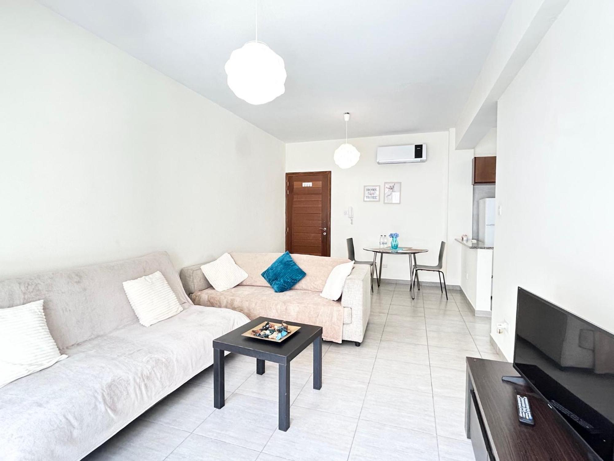 Sun Julz Apartments On The Beach パ フォス エクステリア 写真