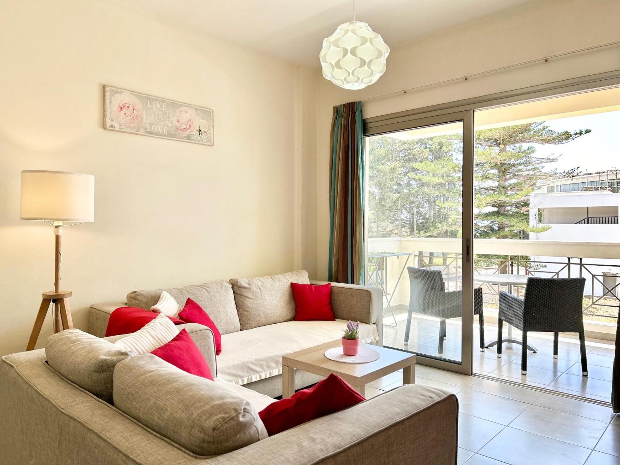 Sun Julz Apartments On The Beach パ フォス エクステリア 写真