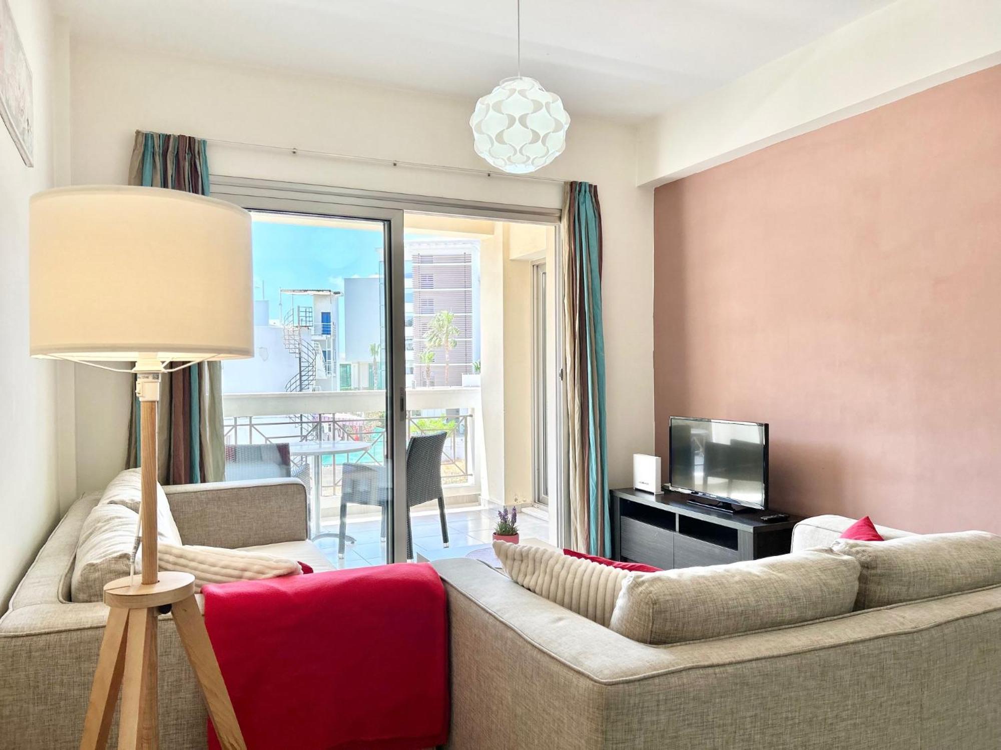 Sun Julz Apartments On The Beach パ フォス エクステリア 写真