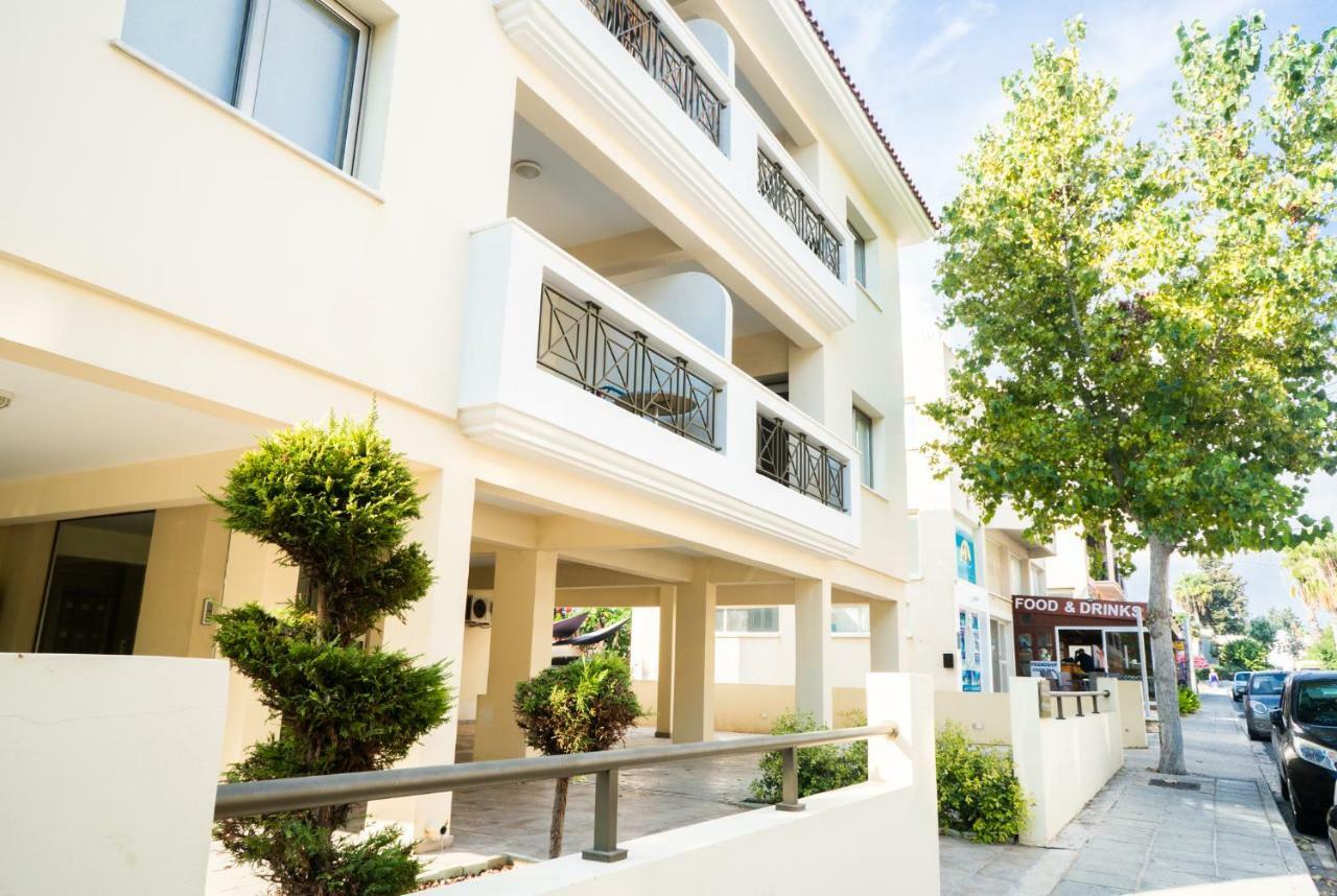 Sun Julz Apartments On The Beach パ フォス エクステリア 写真